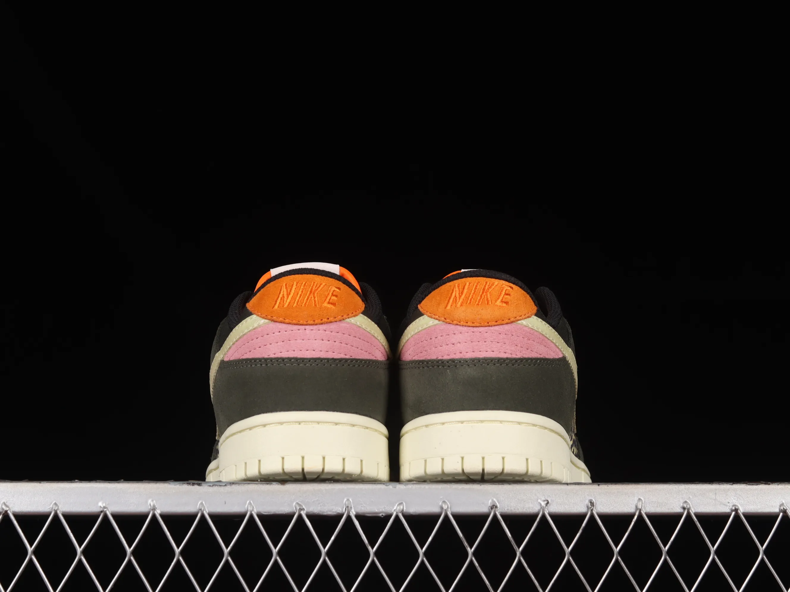 All categories Nk SB Dunk series Nk SB Dunk Low low-top sneakers Nk Dunk Low "Rainbow Trout" Yuyu joint model SB low-top casual sneakers FH7523-300